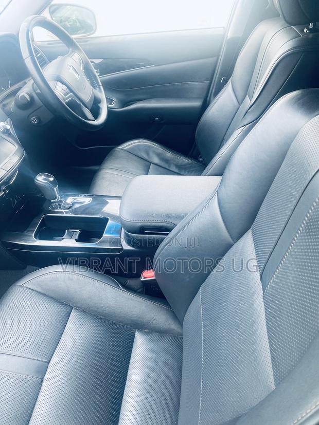 Toyota Crown 2017 White