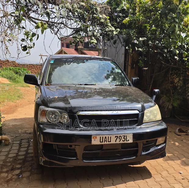 Toyota Kluger 2002 Black