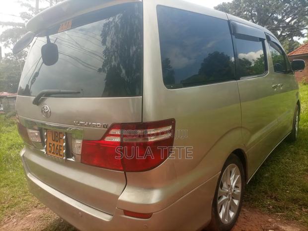 Toyota Alphard 2.4 Petrol FWD 2007 Gold