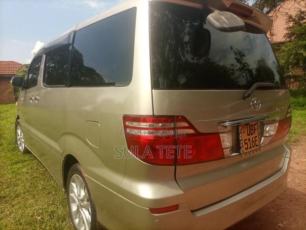 Toyota Alphard 2.4 Petrol FWD 2007 Gold