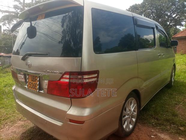 Toyota Alphard 2.4 Petrol FWD 2007 Gold