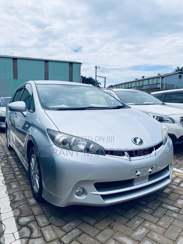 Toyota Wish 2012 Silver
