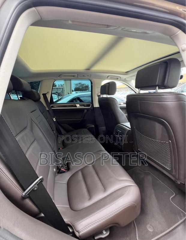 Volkswagen Touareg 2016 Gold