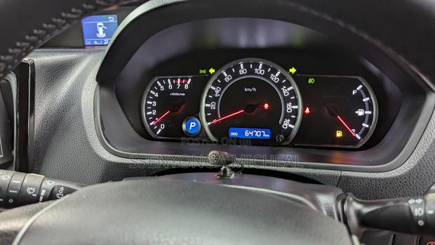 Toyota Noah 2016 Silver