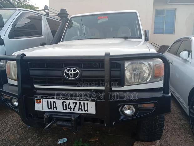 Toyota Land Cruiser 2012 White