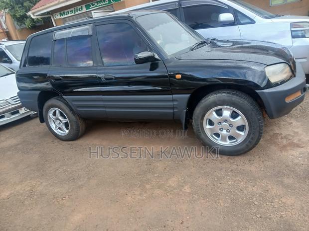 Toyota RAV4 1999 Black