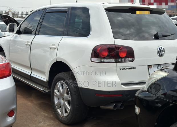 Volkswagen Touareg 2010 White