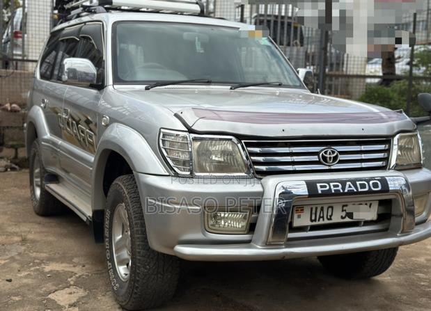 Toyota Land Cruiser Prado 2001 White