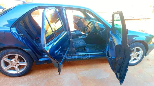 Mercedes-Benz C200 1999 Blue