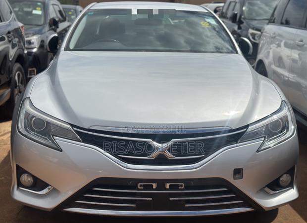 Toyota Mark X 2.5 AWD 2016 Silver