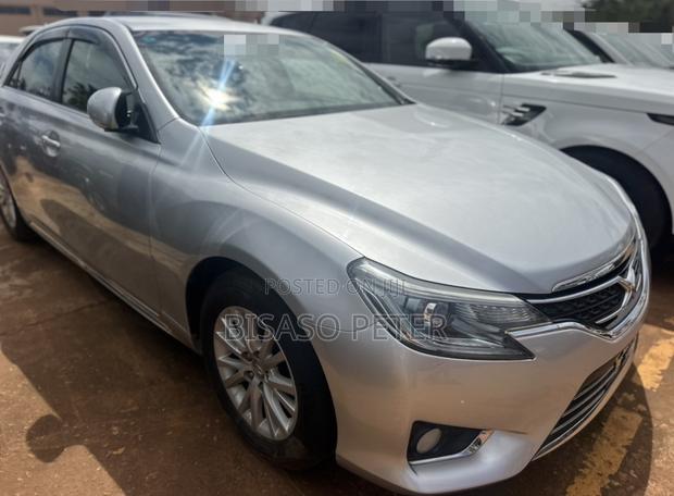 Toyota Mark X 2.5 AWD 2016 Silver