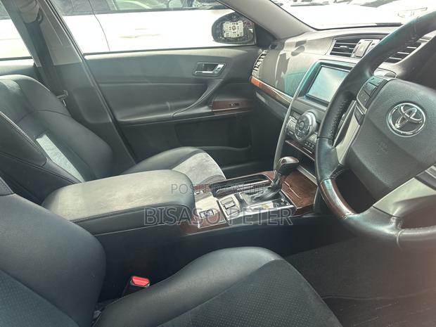 Toyota Mark X 2.5 AWD 2016 Silver
