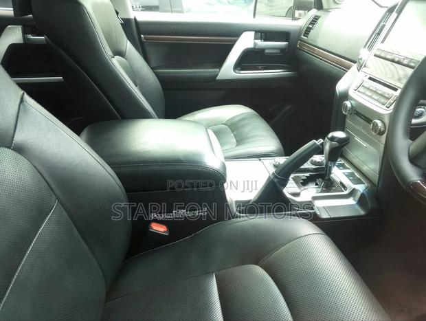 Toyota Land Cruiser 2020 Blue