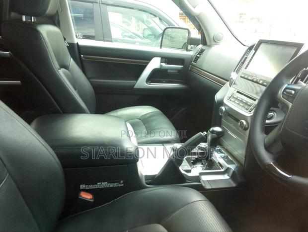 Toyota Land Cruiser 2020 Blue