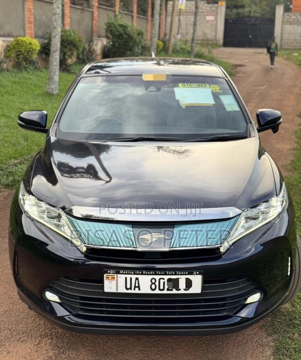 Toyota Harrier 2.0 2017 Blue