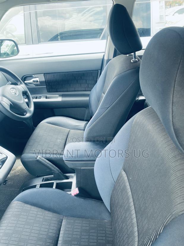 Toyota Corolla Rumion 2012 Black