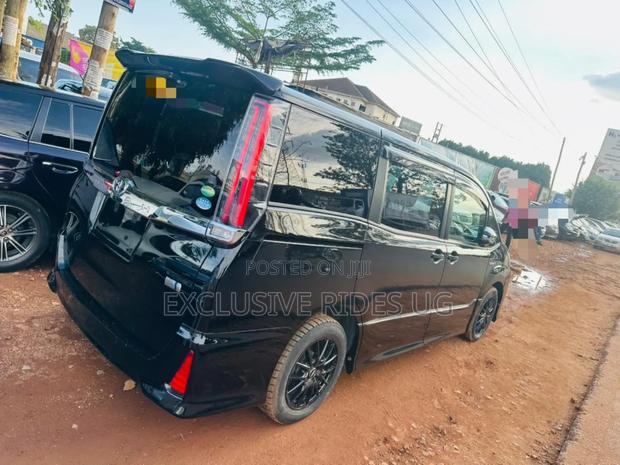 Toyota Noah 2017 Black