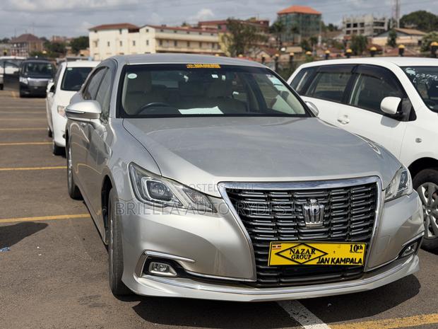 Toyota Crown Majesta 2015 Silver
