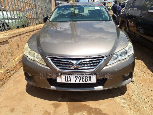 Toyota Mark X 2010 Gold