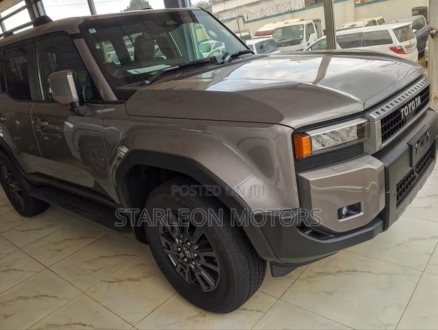 New Toyota Land Cruiser Prado 2.8 2024 Gold