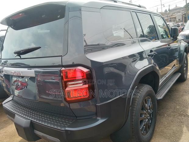 New Toyota Land Cruiser Prado 2.8 2024 Black