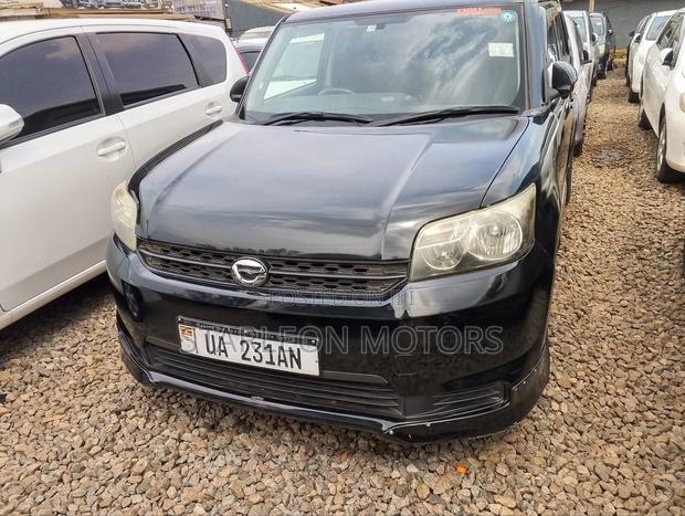 Toyota Corolla Rumion Hatchback 1.5 FWD 2011 Black