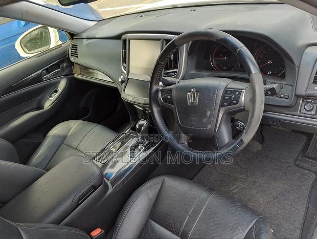 Toyota Crown 2015 White