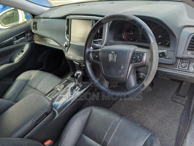 Toyota Crown 2015 White
