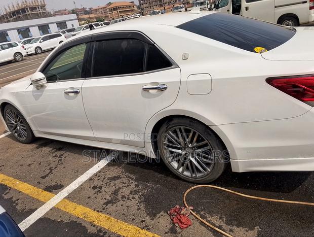Toyota Crown 2015 White