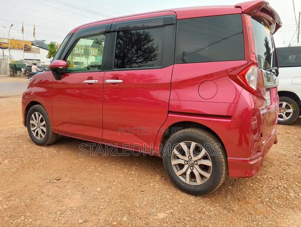 Toyota Roomy 1.0 AWD 2017 Maroon