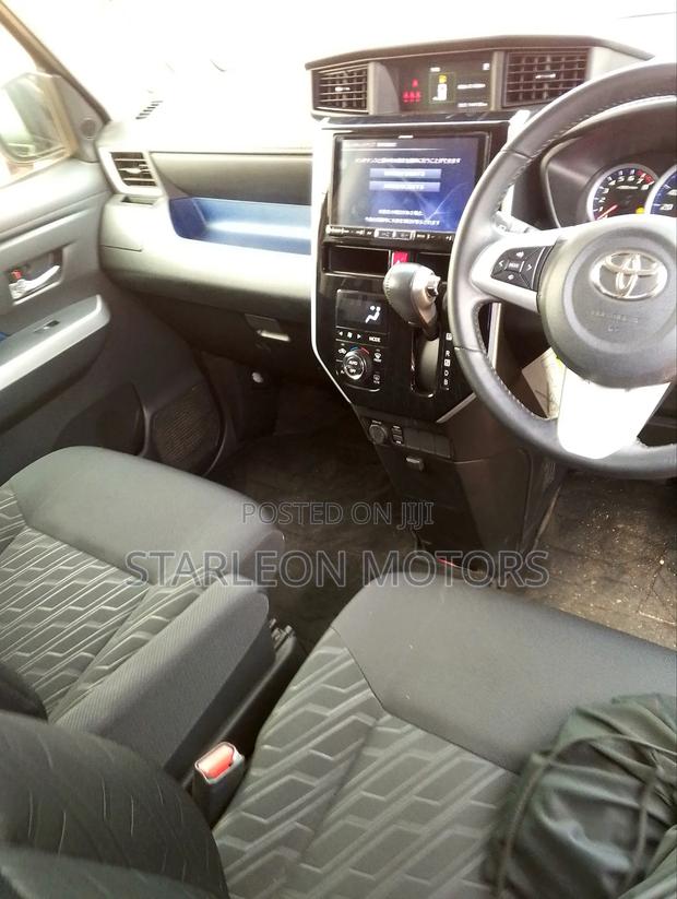 Toyota Roomy 1.0 AWD 2017 Maroon