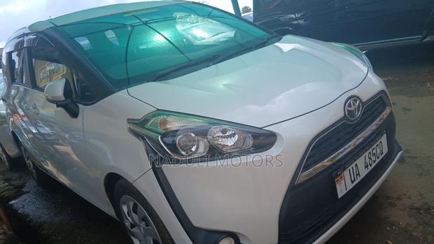 Toyota Sienta 2016 White