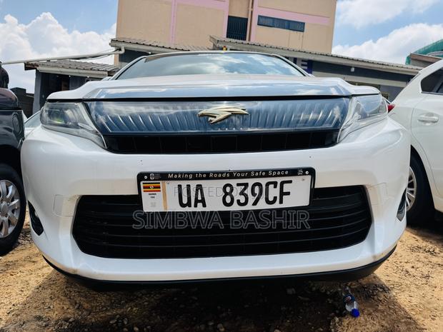 Toyota Harrier 2.0 2015 White