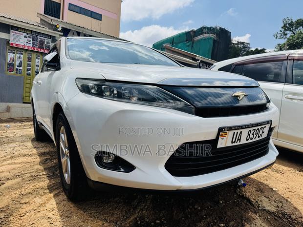 Toyota Harrier 2.0 2015 White