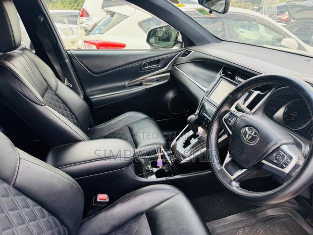 Toyota Harrier 2.0 2015 White