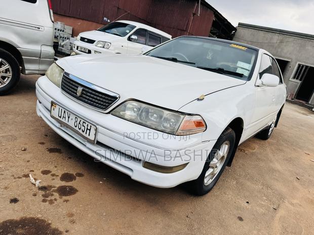 Toyota Mark II 2000 White