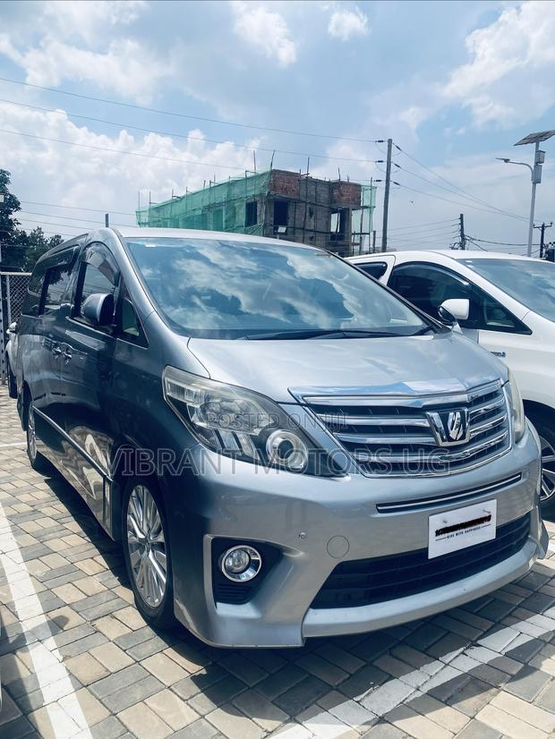 Toyota Alphard 2012 Silver
