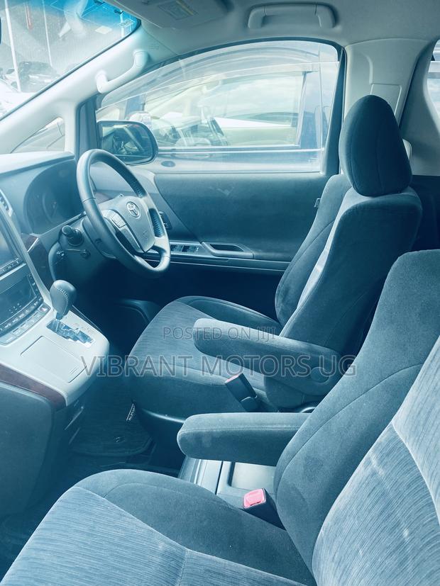 Toyota Alphard 2012 Silver