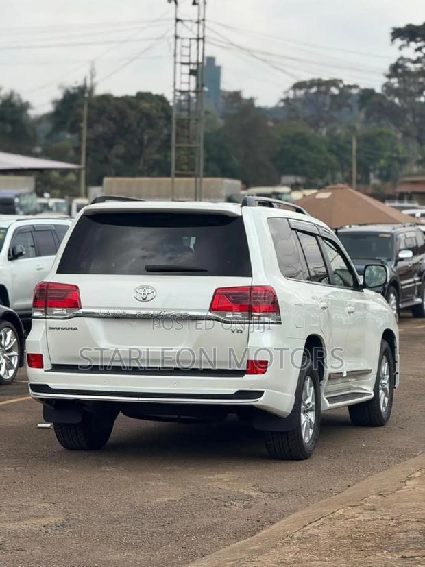 Toyota Land Cruiser 4.5 V8 TD 2020 White