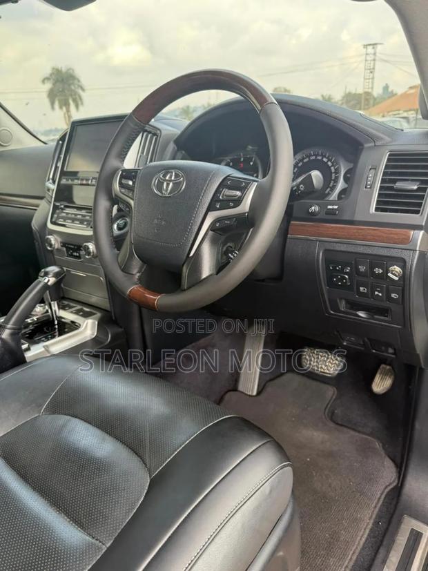 Toyota Land Cruiser 4.5 V8 TD 2020 White