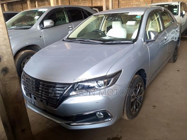 Toyota Premio 1.8 AWD 2018 Silver