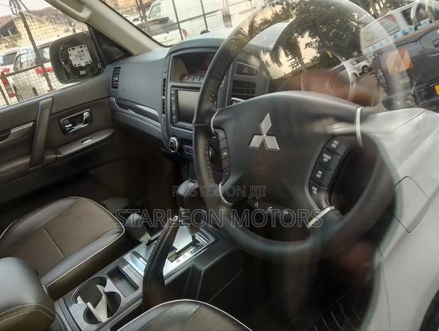Mitsubishi Pajero 3.0 2010 White