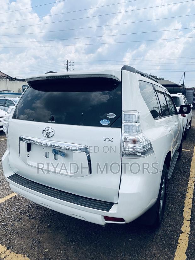 Toyota Land Cruiser Prado 2.7 i 2012 White