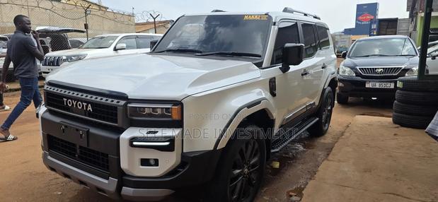 Toyota Land Cruiser Prado 2024 White