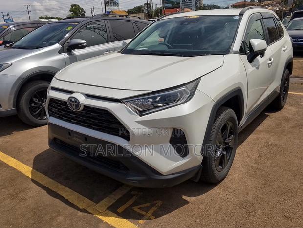Toyota RAV4 Adventure AWD 2020 White
