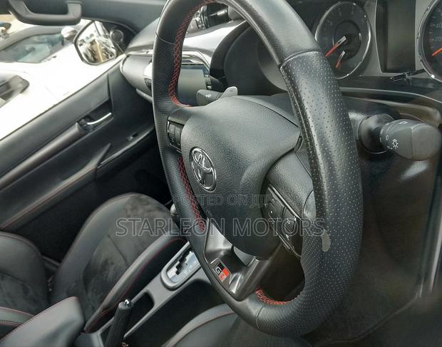 New Toyota Hilux 2024 Black