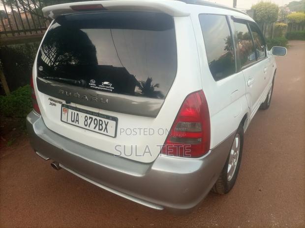 Subaru Forester Automatic 2004 White