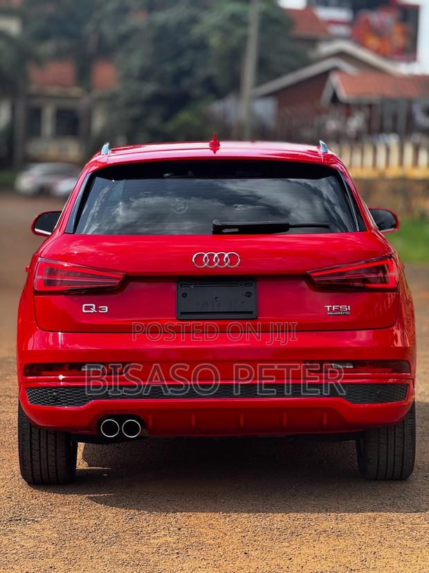 Audi Q3 2016 Red