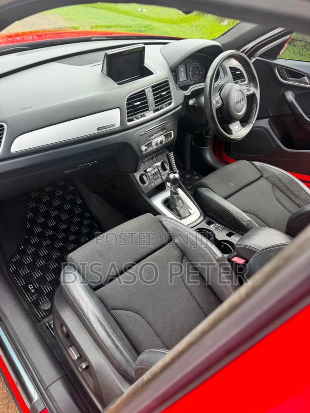 Audi Q3 2016 Red