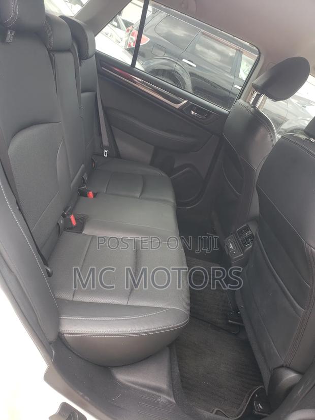 Subaru Outback 2.5i AWD 2016 White